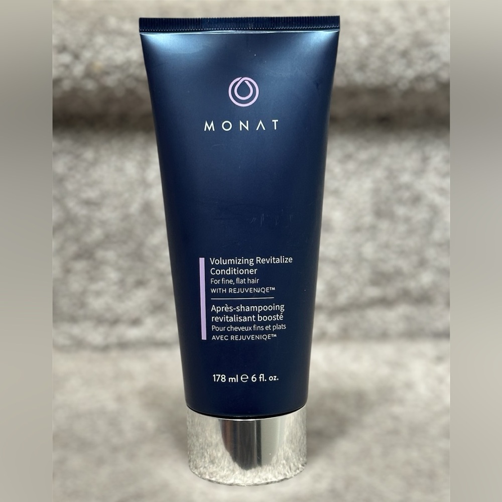 SOLD NEW MONAT Volumizing Revitalize Conditioner Infused w/ Rejuveniqe 6 OZ - Picture 1 of 6